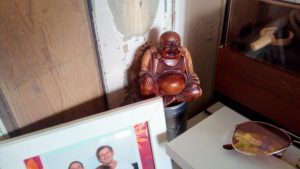 Buddha-Figur in der Wohnung von Niklas