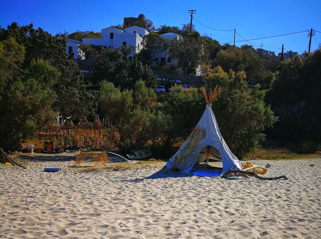 Tippi Zelt Mesakti Beach Ikaria_Platon Kiriazidis
