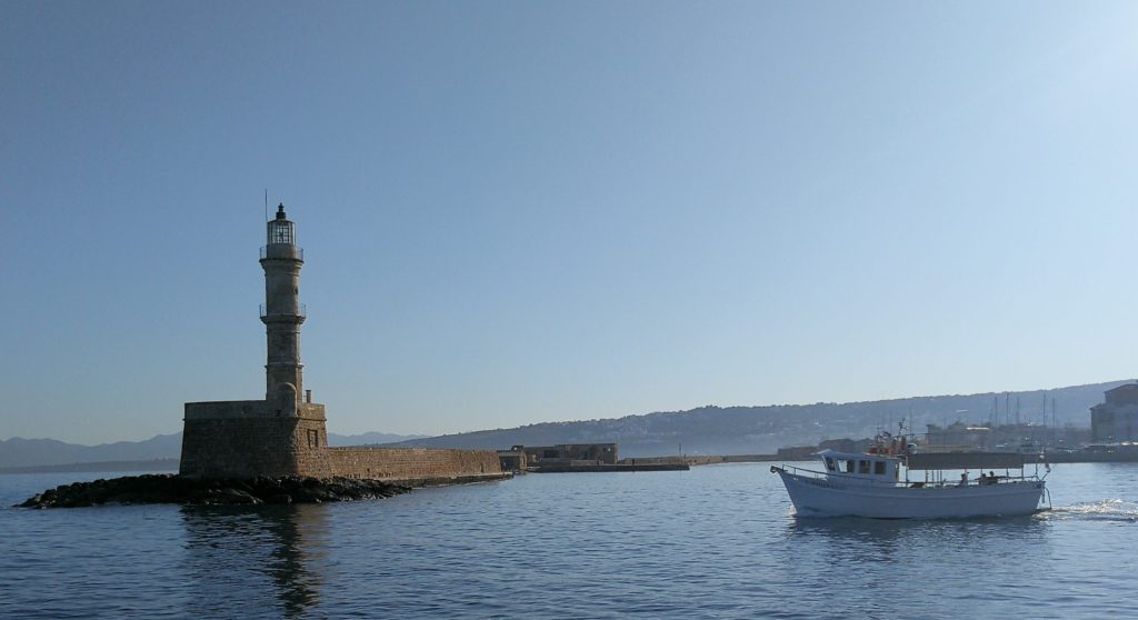 leuchtturm und Hafen von Chania_Platon Kiriazidis