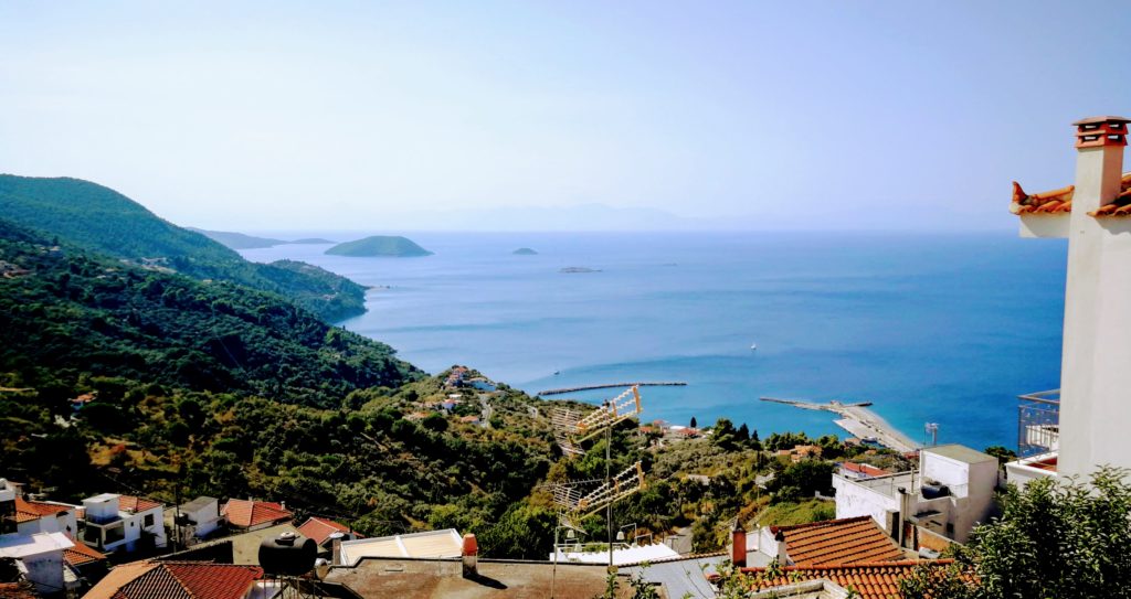 Glossa im Norden von Skopelos ist auch ein lohnedes Reiseziel, voller zauberhaften Ausblicke - Platon Kiriazidis