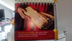 tibetischer Kalender mit Zitaten voller buddhistischer Weisheiten - Platon Kiriazidis