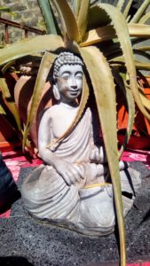 Buddha-Figut im Garten - Platon kiriazidis